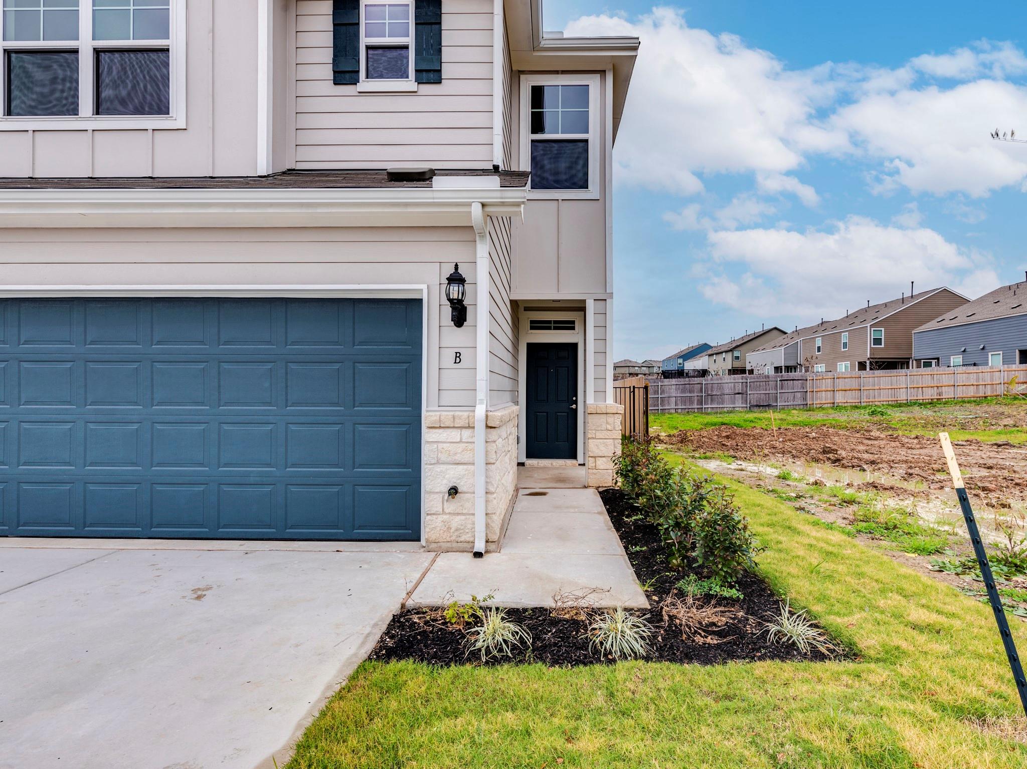 7209 Grenadine Bloom BND # B