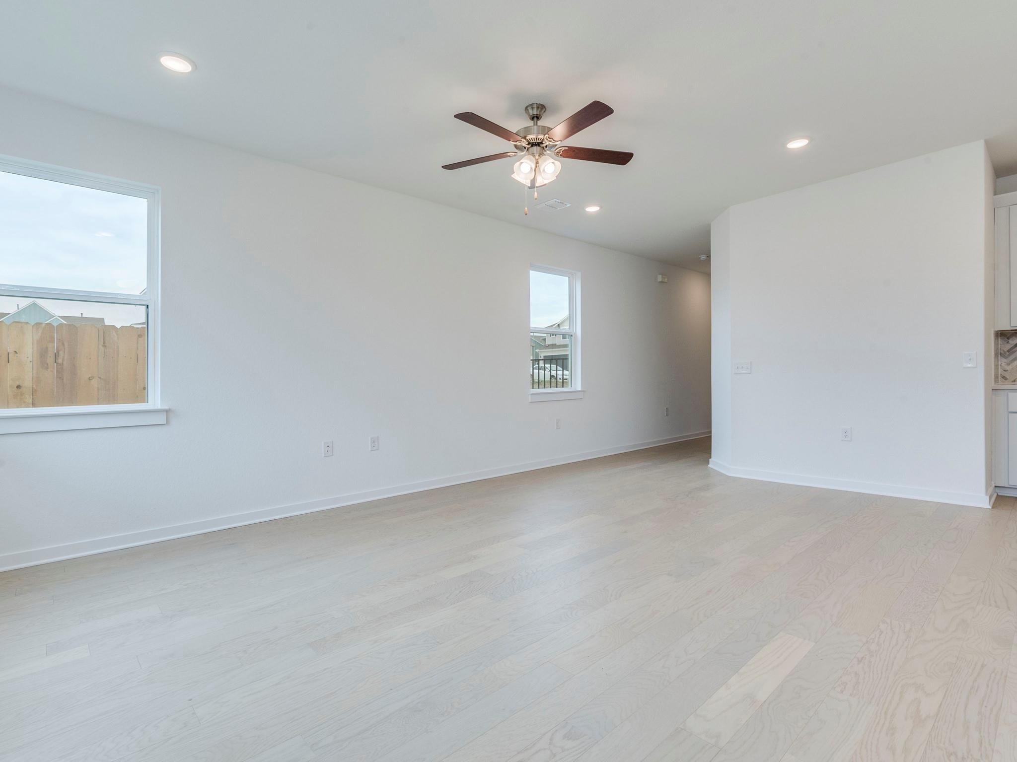 7209 Grenadine Bloom BND # B