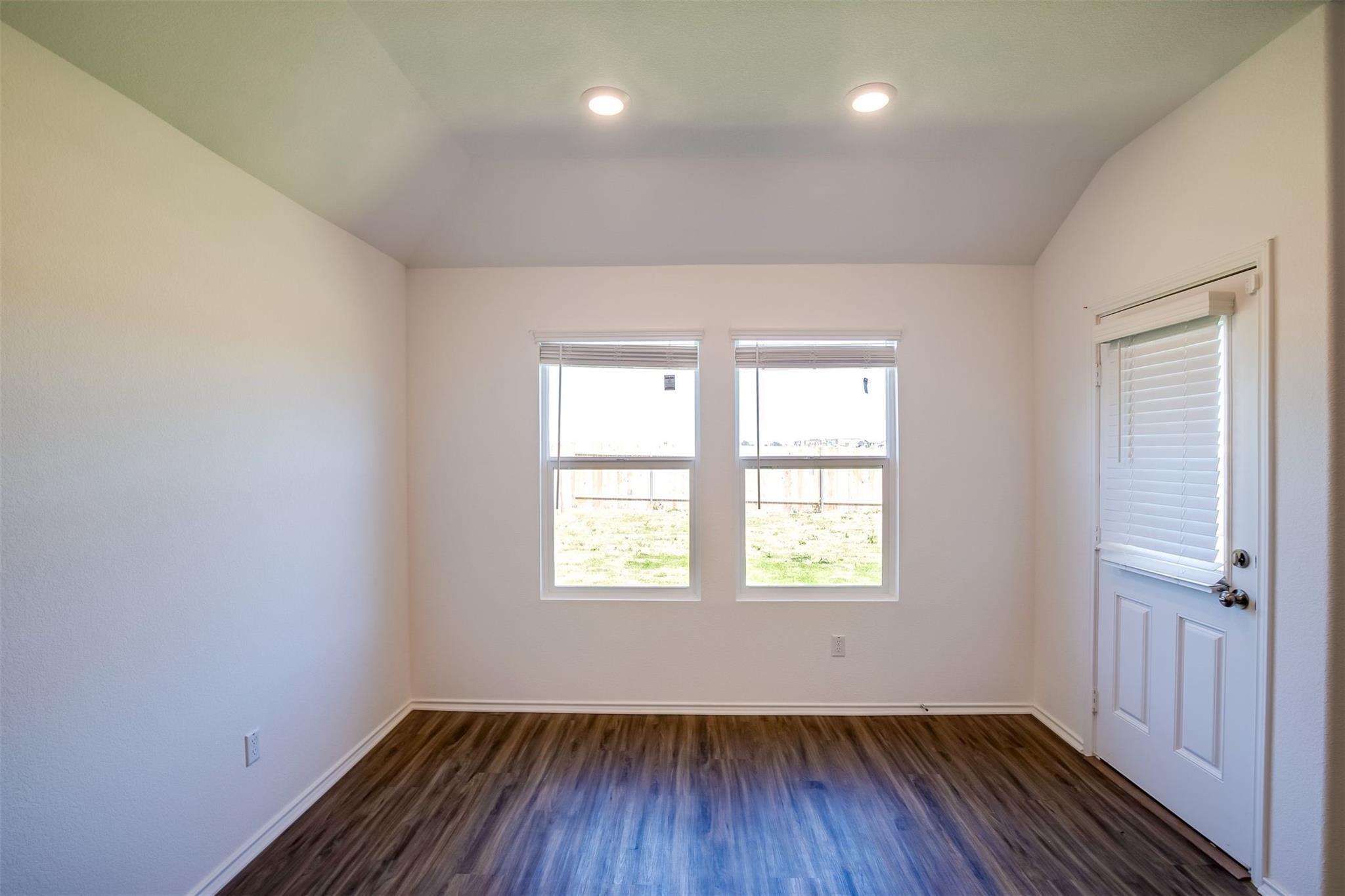 614 Milliner LOOP