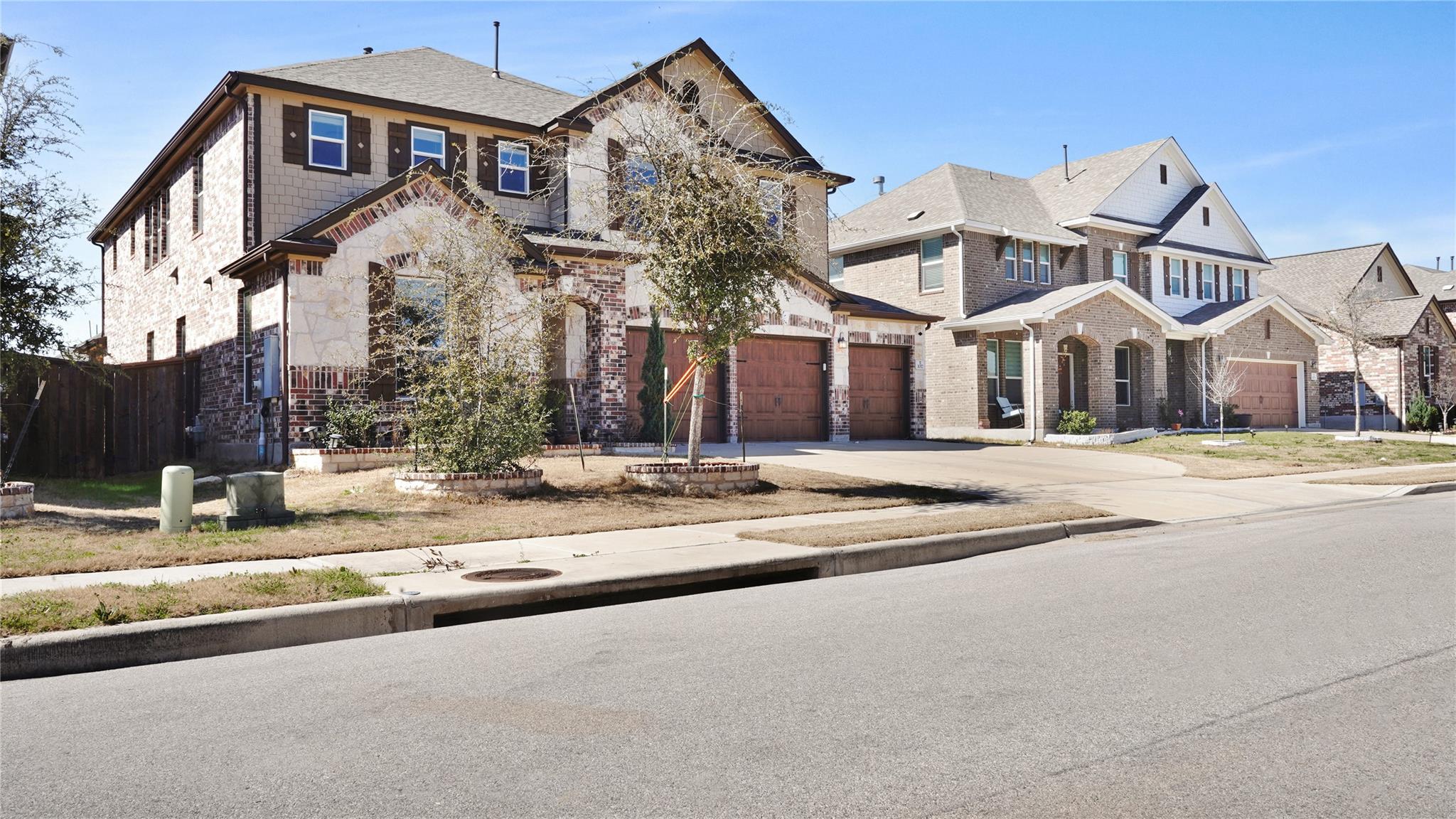 1017 Plano LN