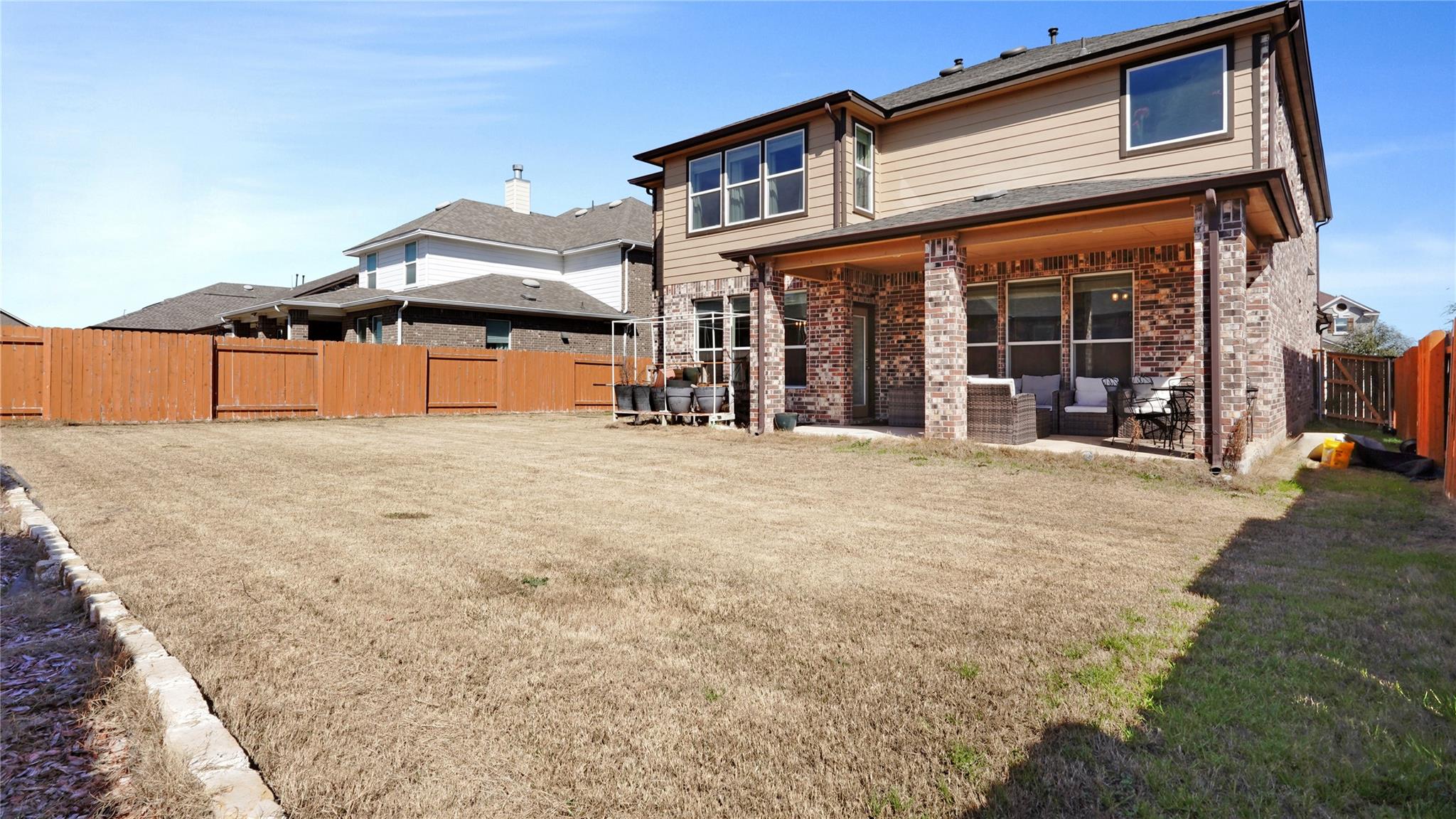 1017 Plano LN