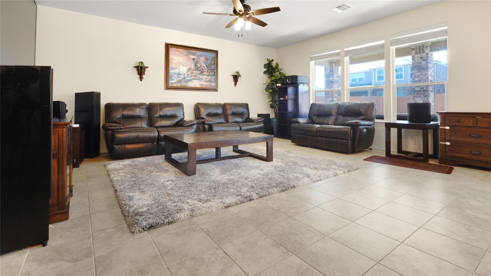 1017 Plano LN