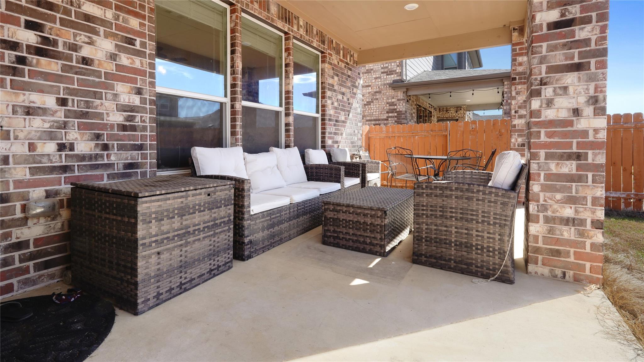 1017 Plano LN