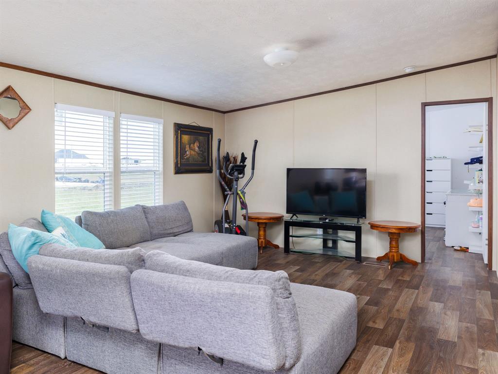 2877 County Road 463 RD