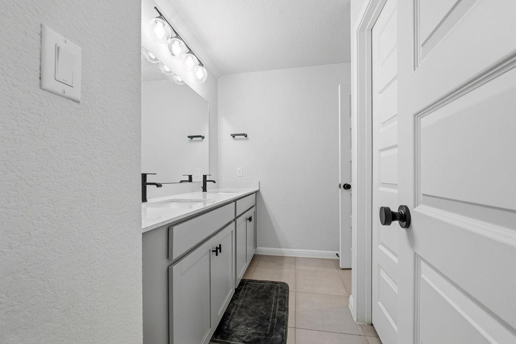 17616 Chino LN