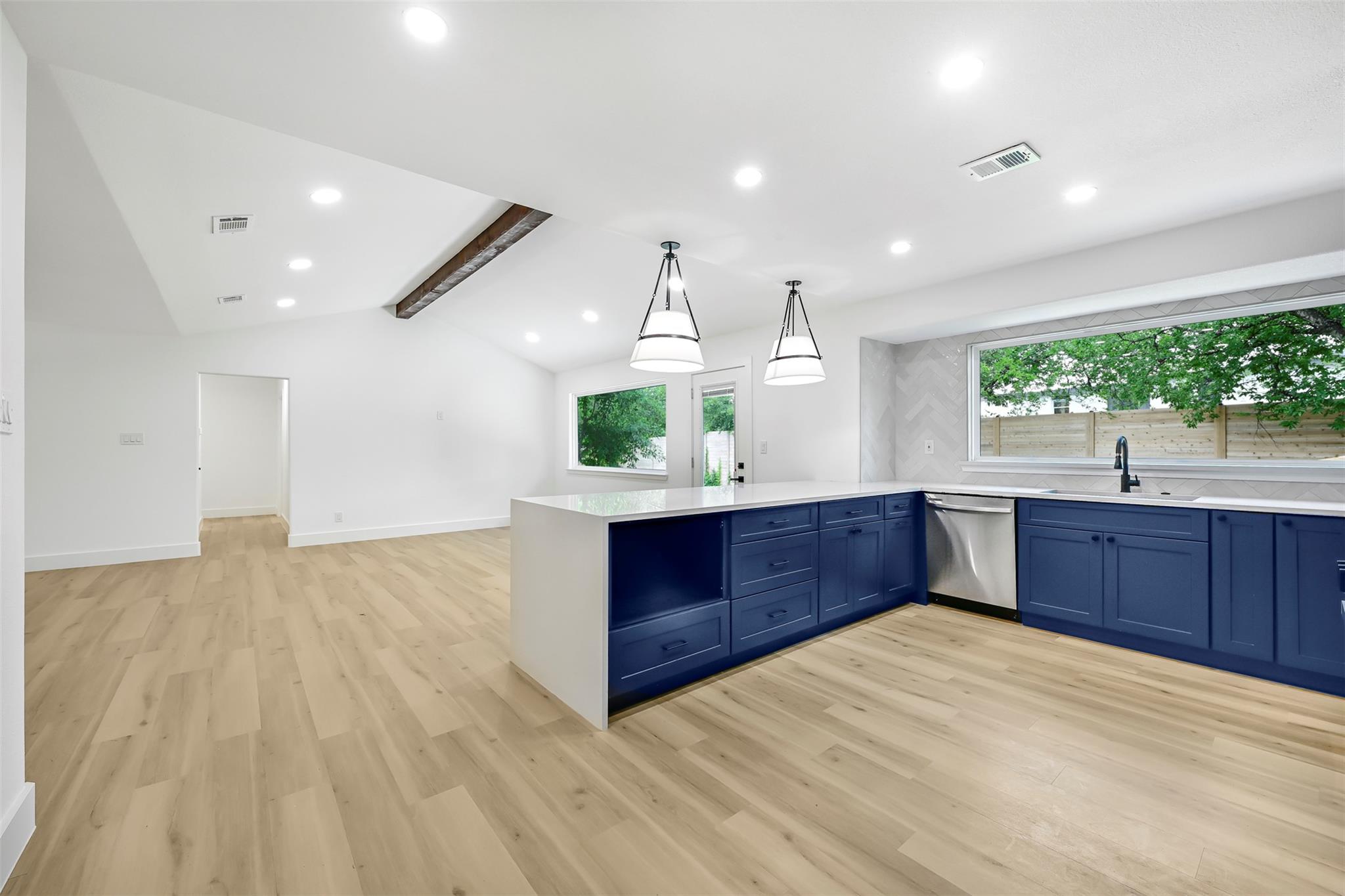 3001 Cedarlawn CIR
