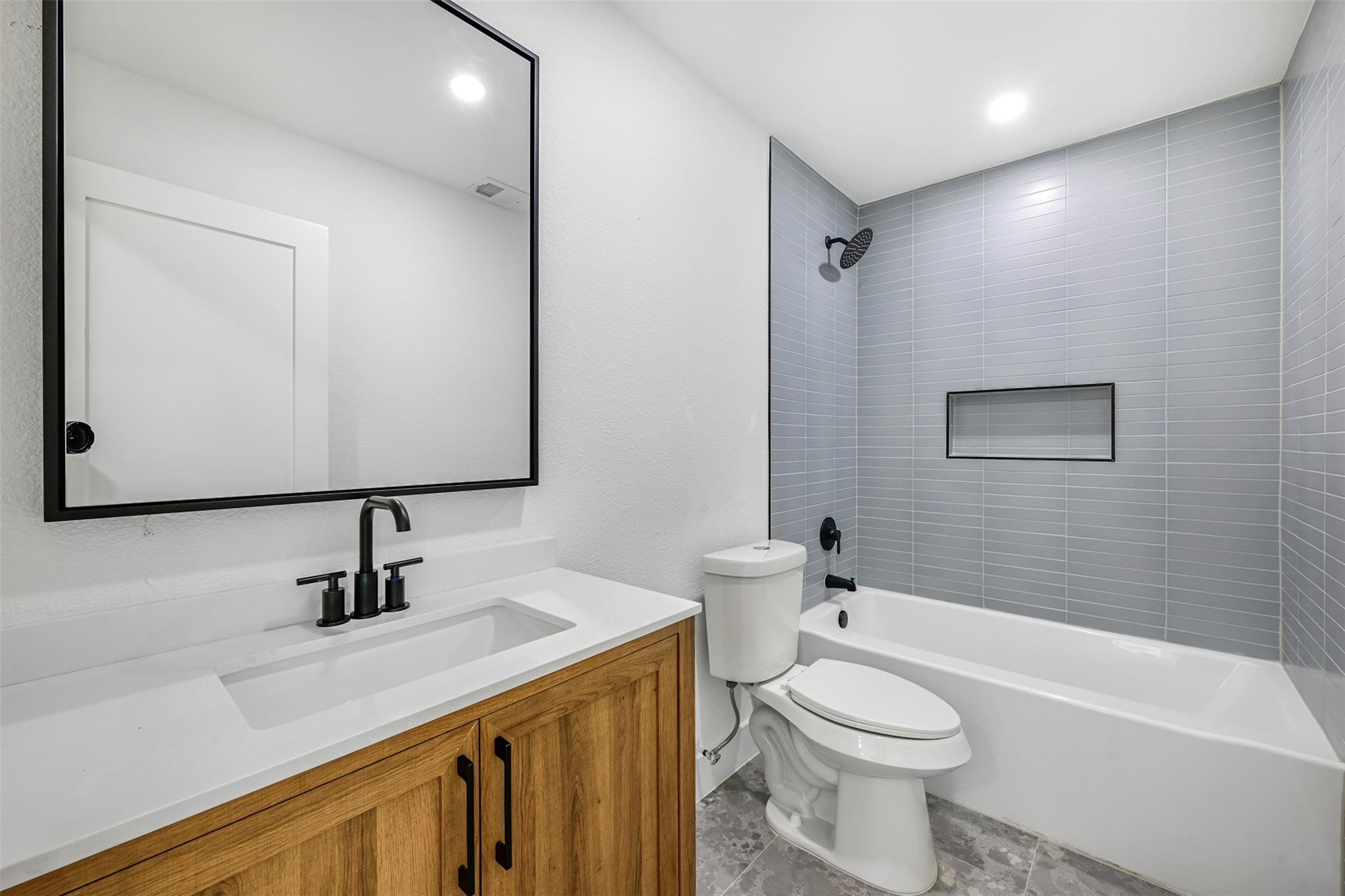 3001 Cedarlawn CIR