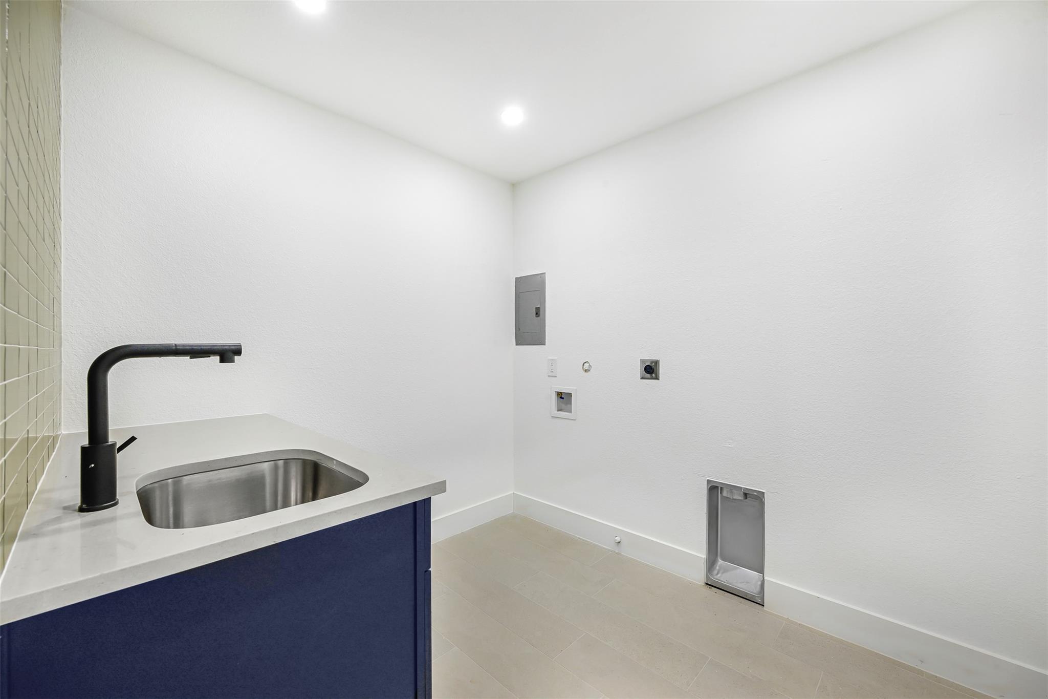 3001 Cedarlawn CIR
