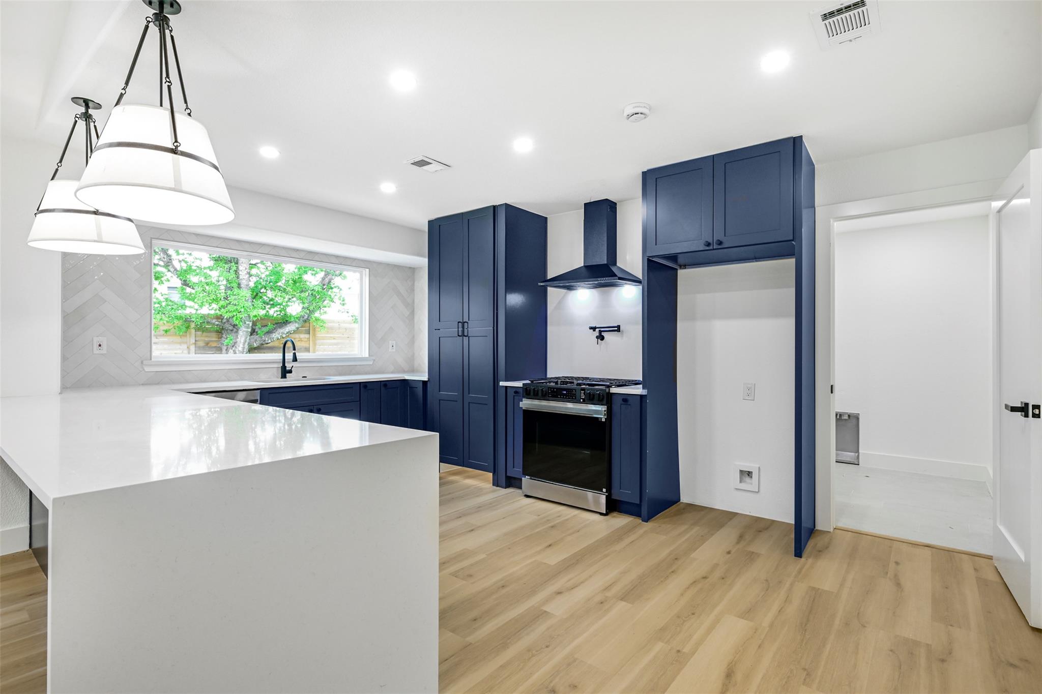 3001 Cedarlawn CIR