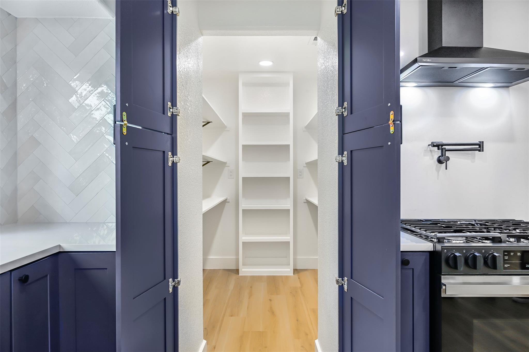 3001 Cedarlawn CIR