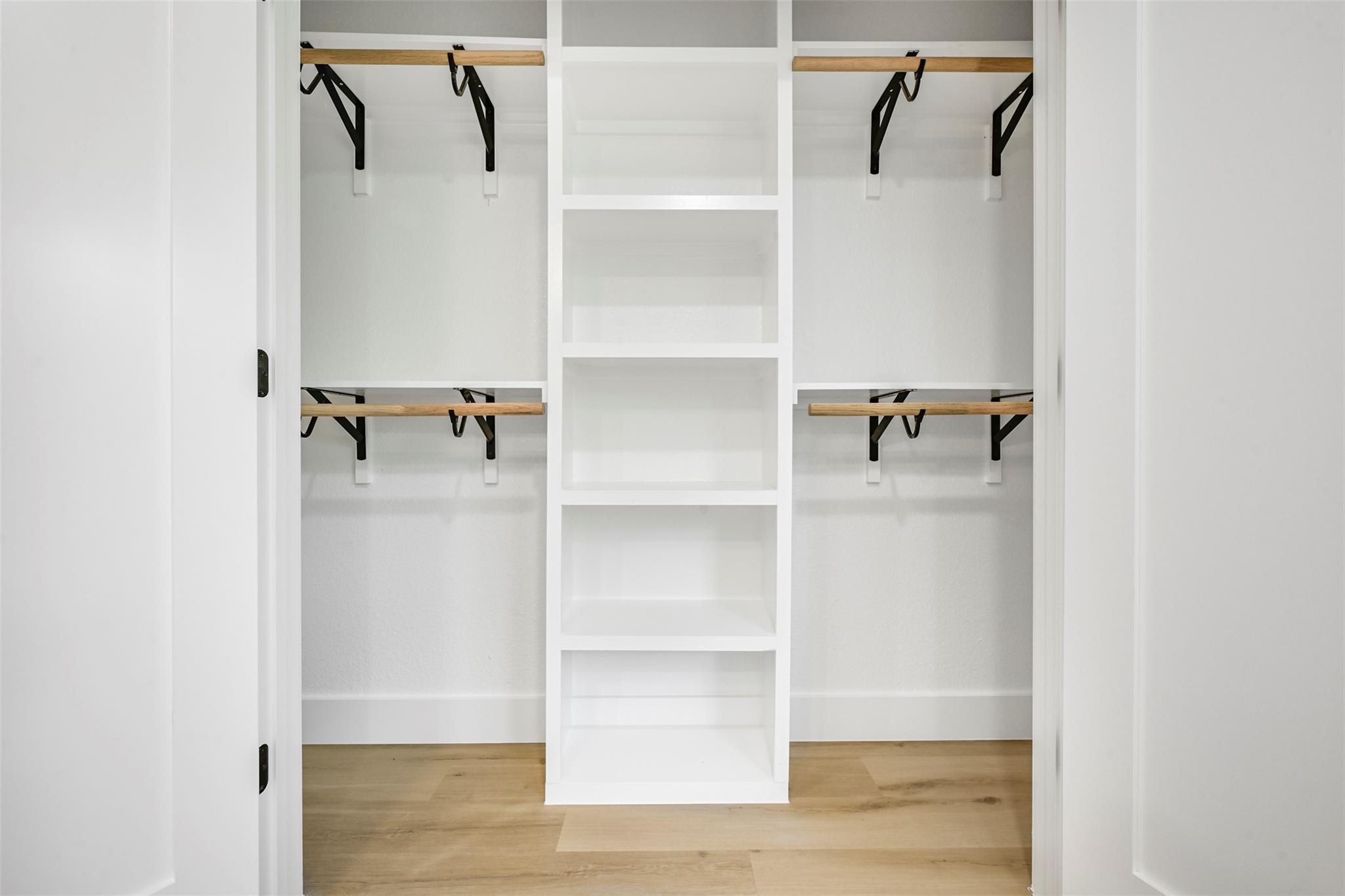 3001 Cedarlawn CIR