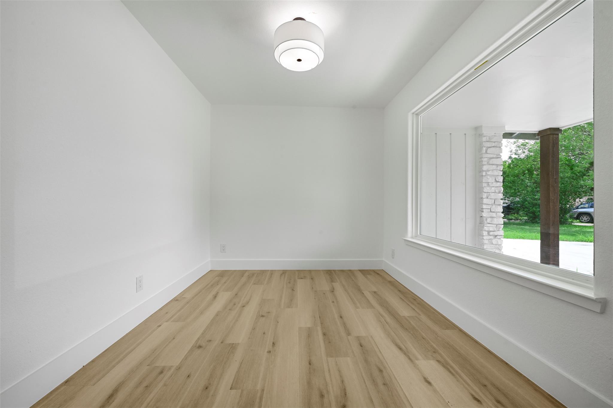 3001 Cedarlawn CIR