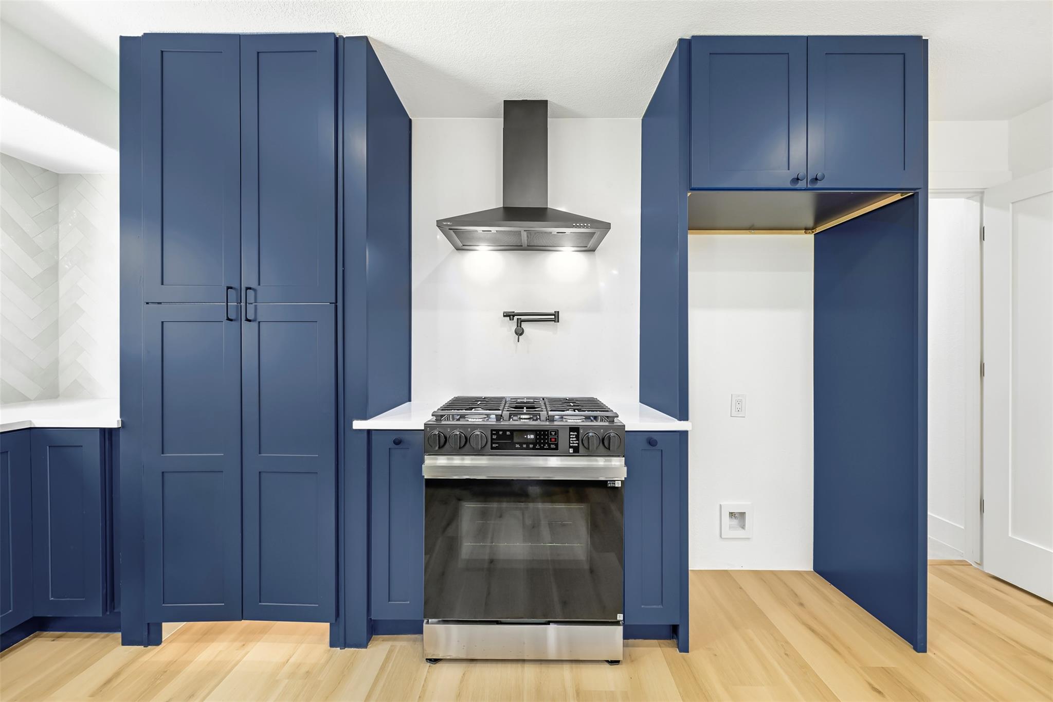 3001 Cedarlawn CIR
