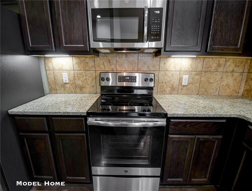 379 JOANNE LOOP # B Unit: A & B