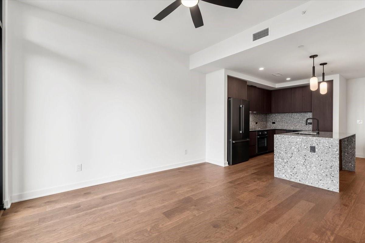 84 East Ave # 2702