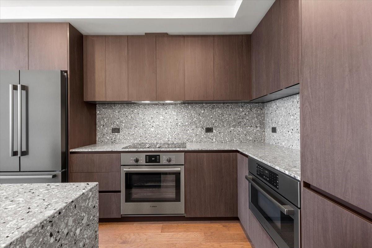 84 East Ave # 2702