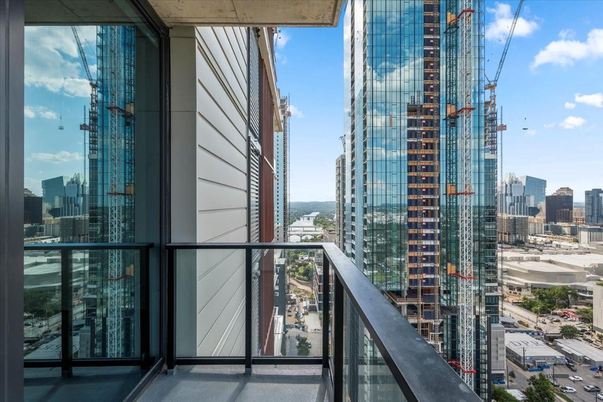 84 East Ave # 2702