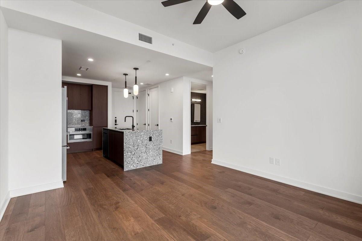 84 East Ave # 2702