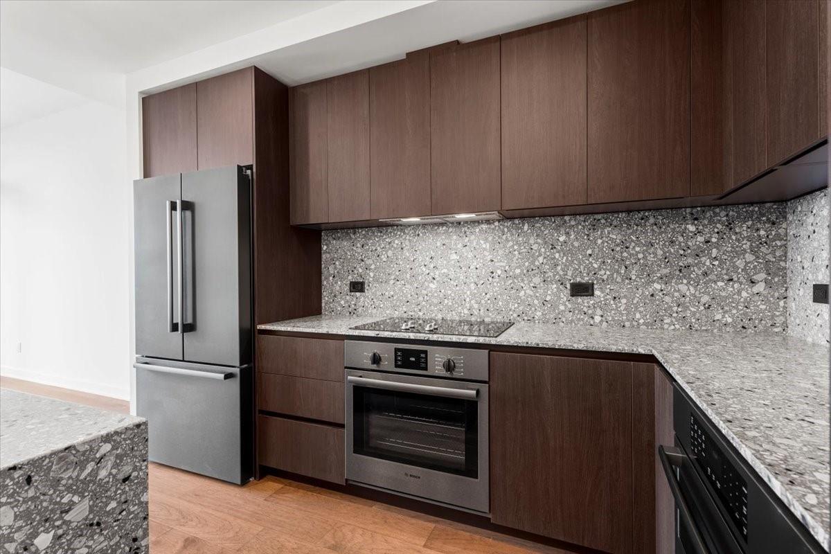 84 East Ave # 2702