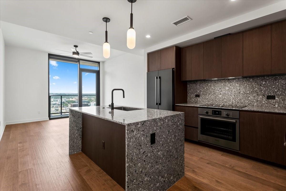 84 East Ave # 2702