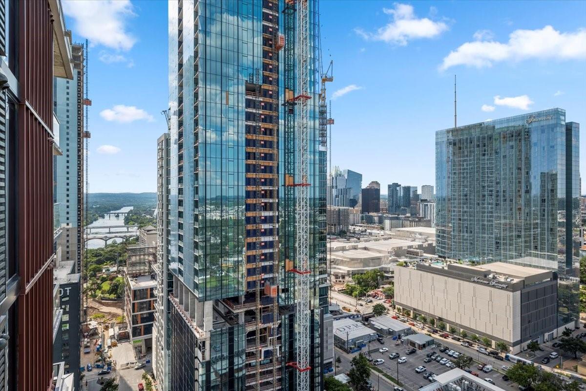 84 East Ave # 2702