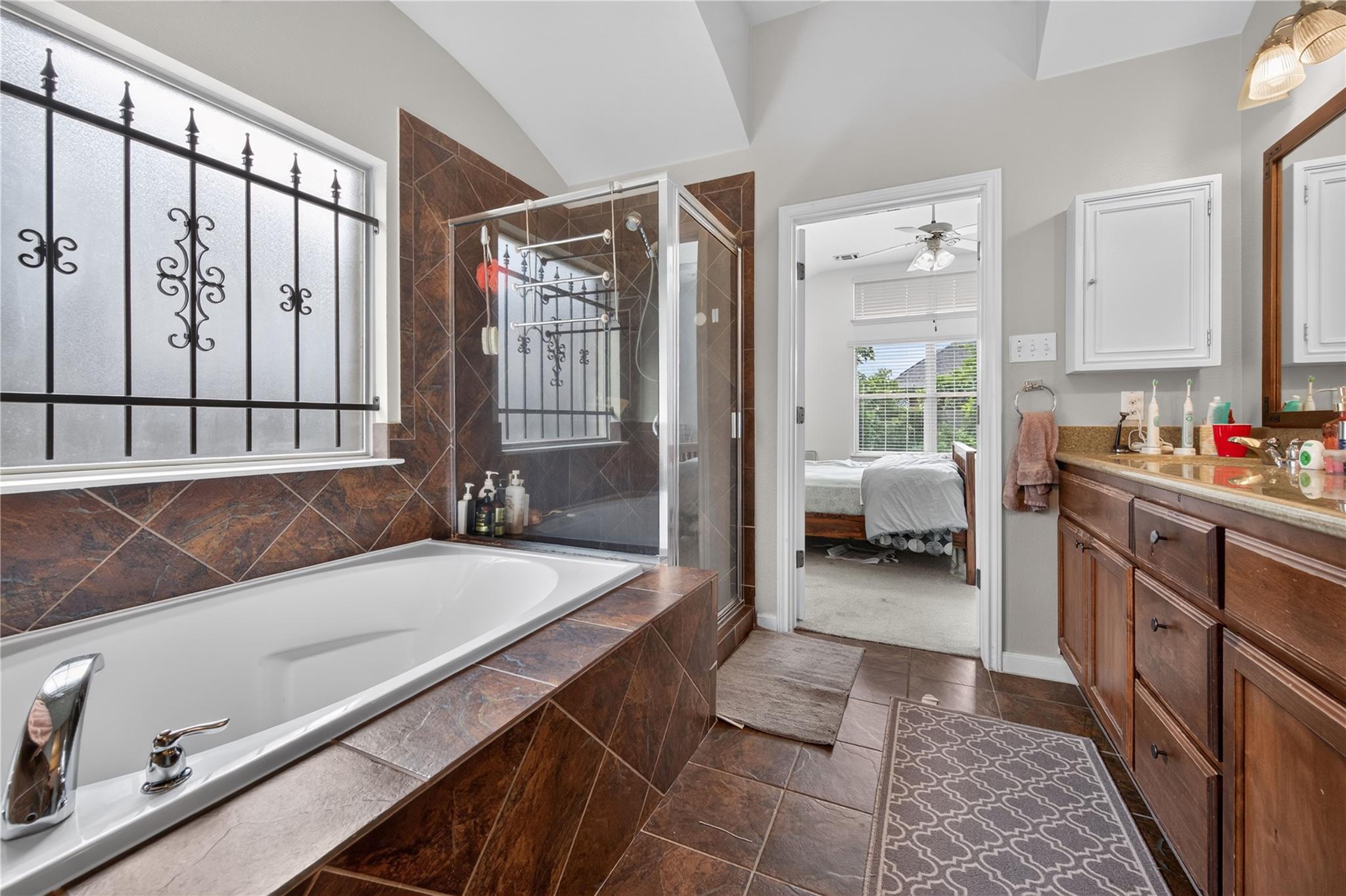 112 Latitude LN
