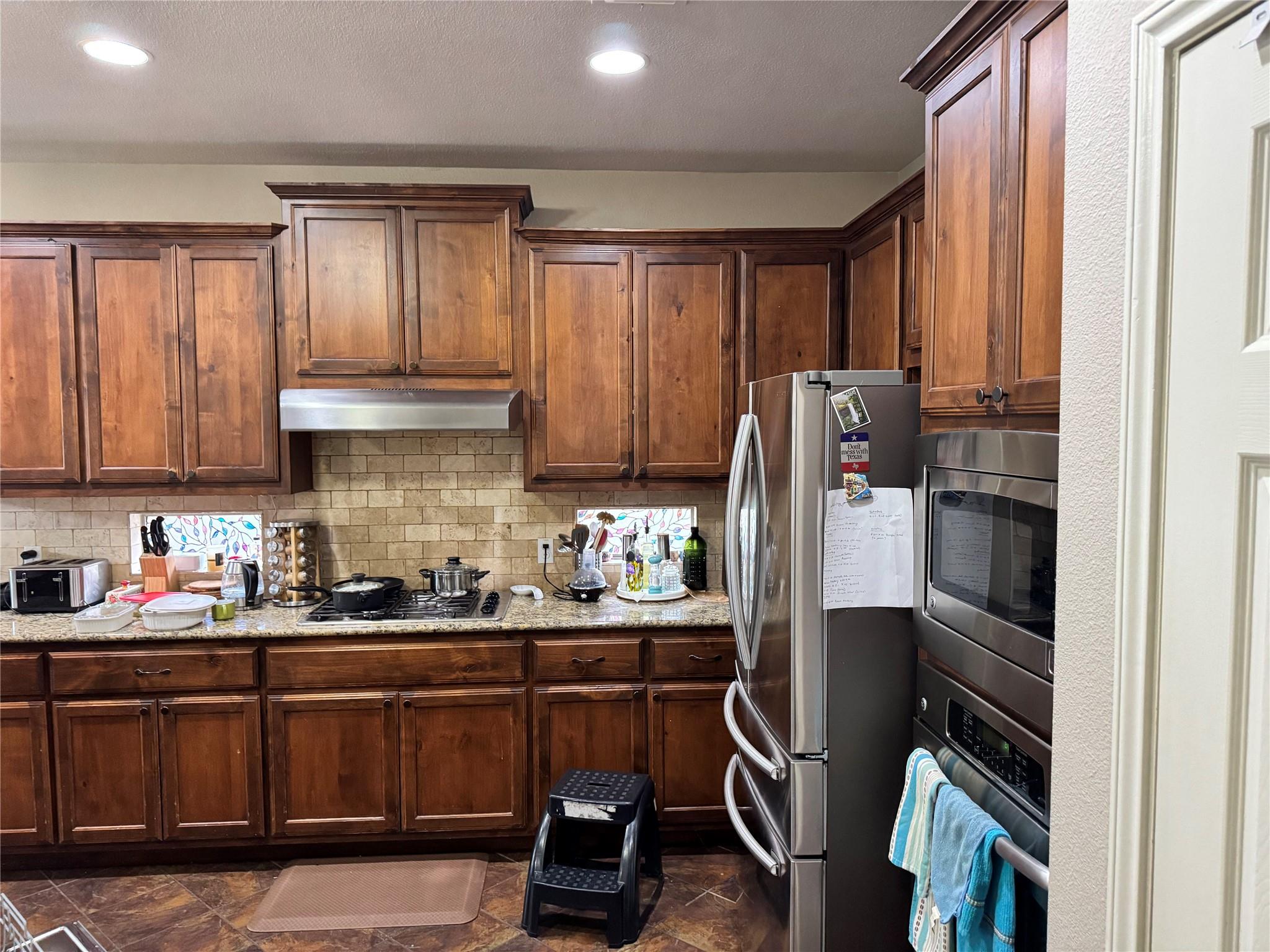 112 Latitude LN