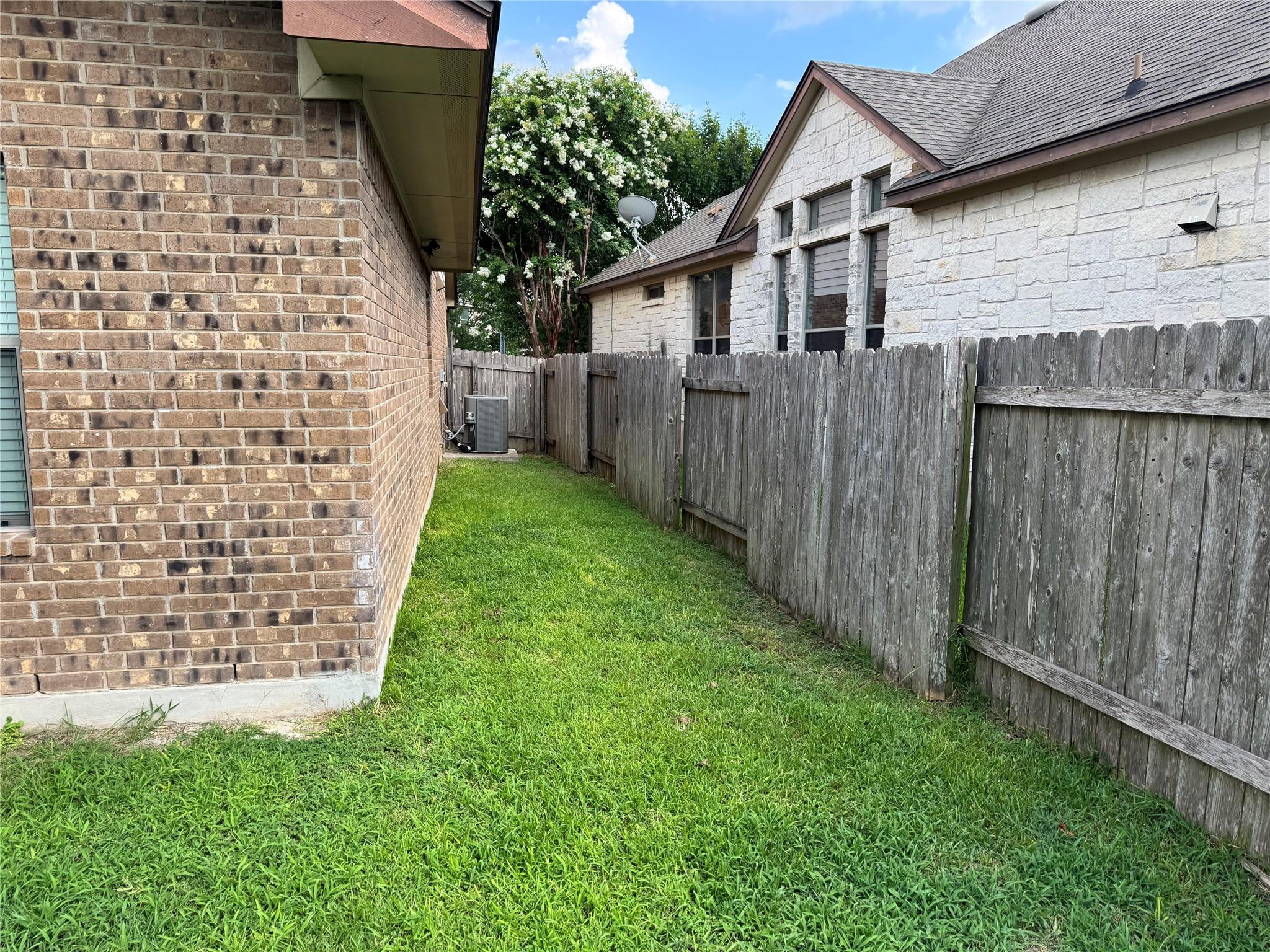 112 Latitude LN