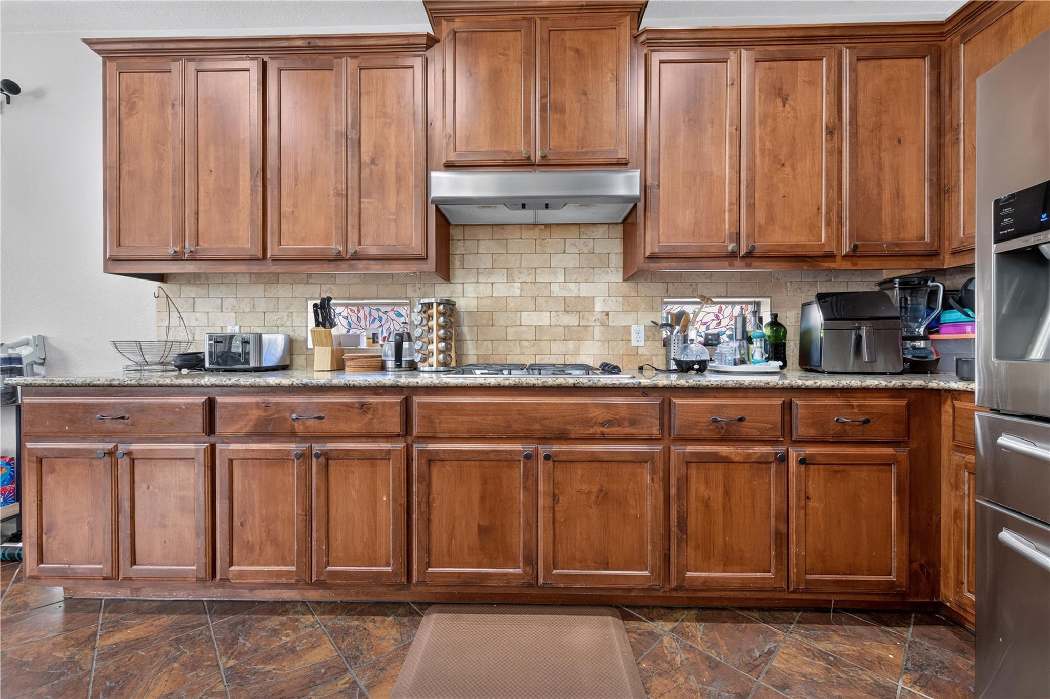 112 Latitude LN