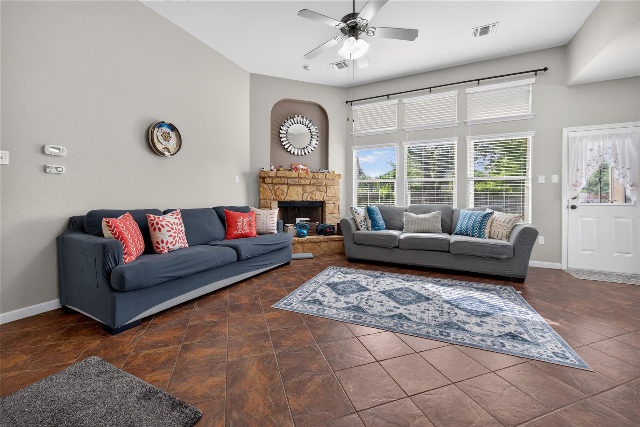 112 Latitude LN
