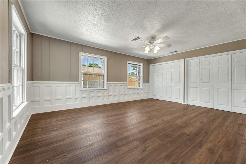 211 Tate LN, Round Rock