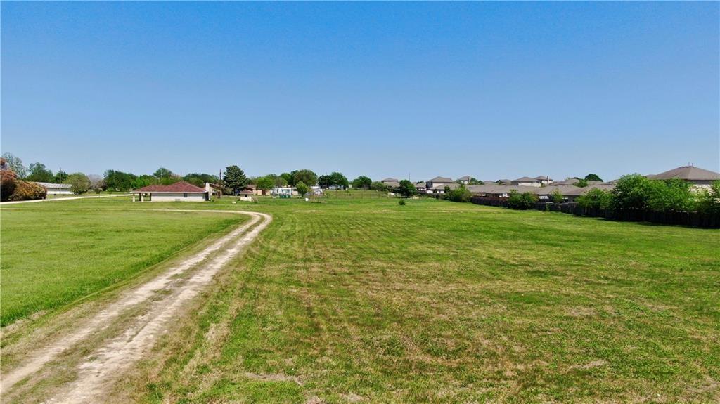 211 Tate LN, Round Rock