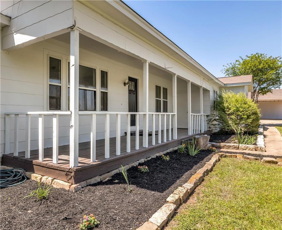 211 Tate LN, Round Rock