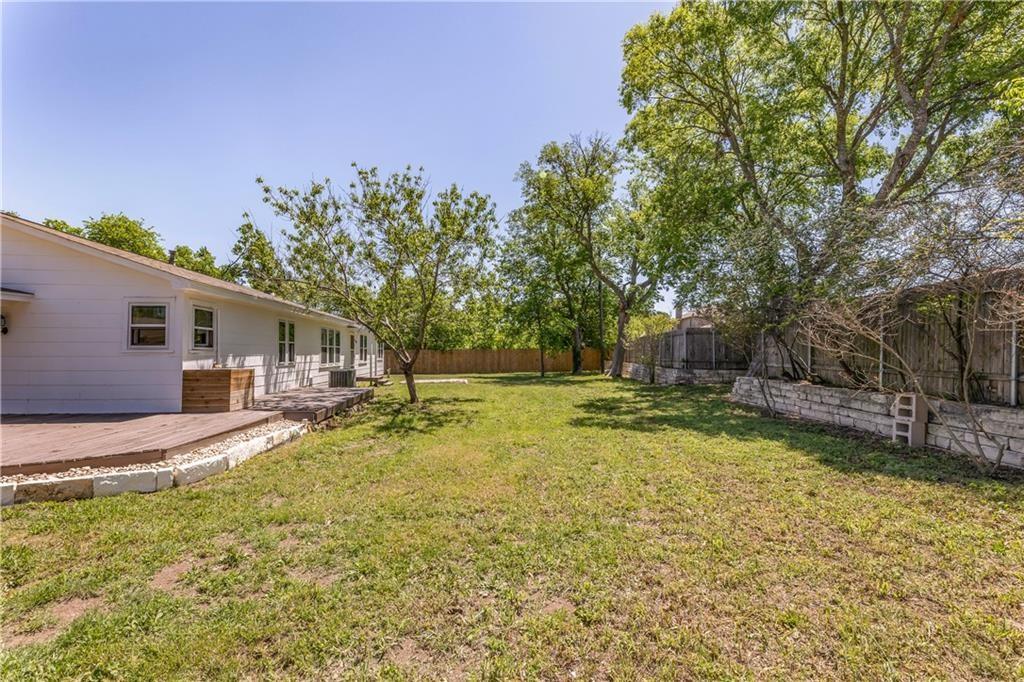 211 Tate LN, Round Rock