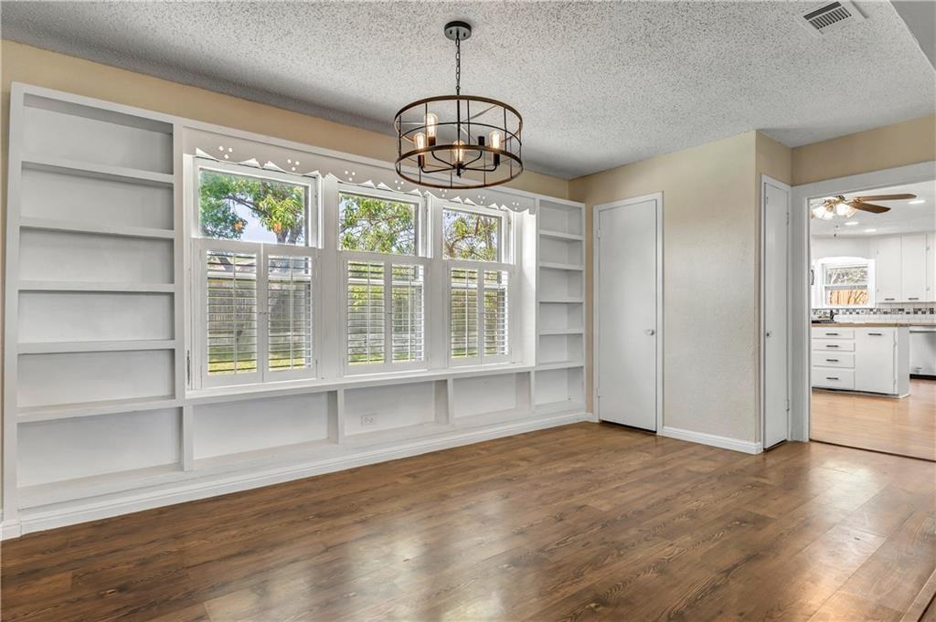 211 Tate LN, Round Rock