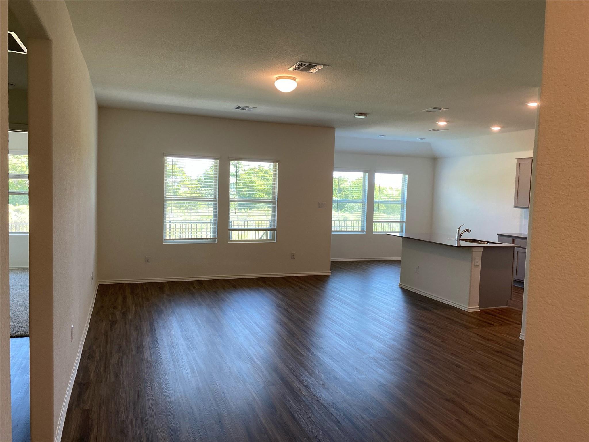 3444 Pauling Loop RD