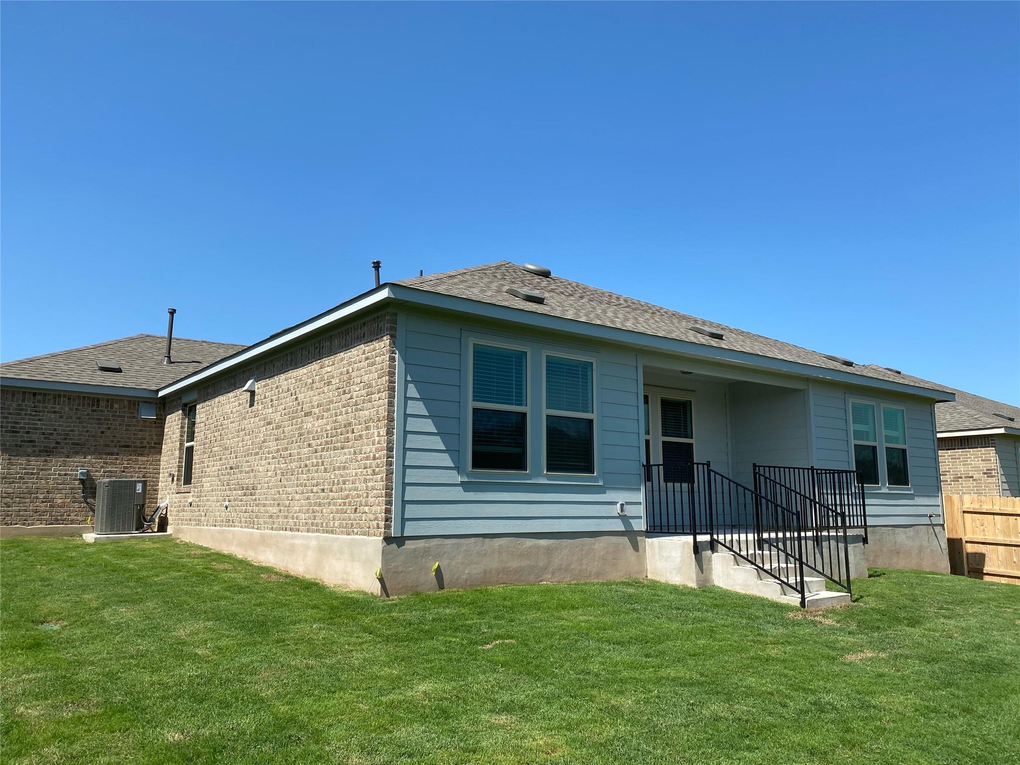 3444 Pauling Loop RD