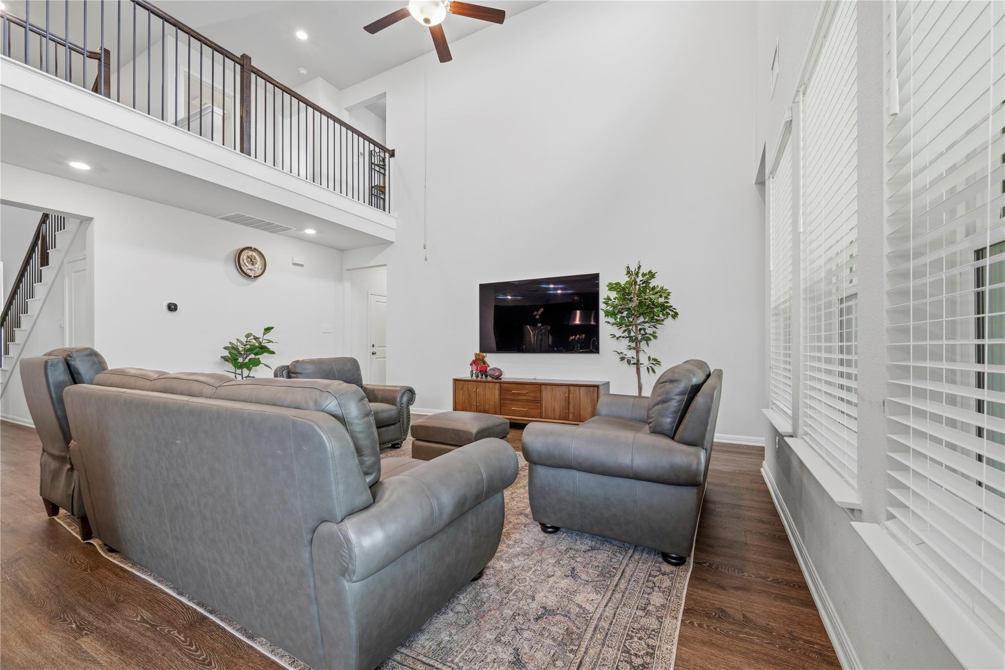 317 Barton Oak TRL