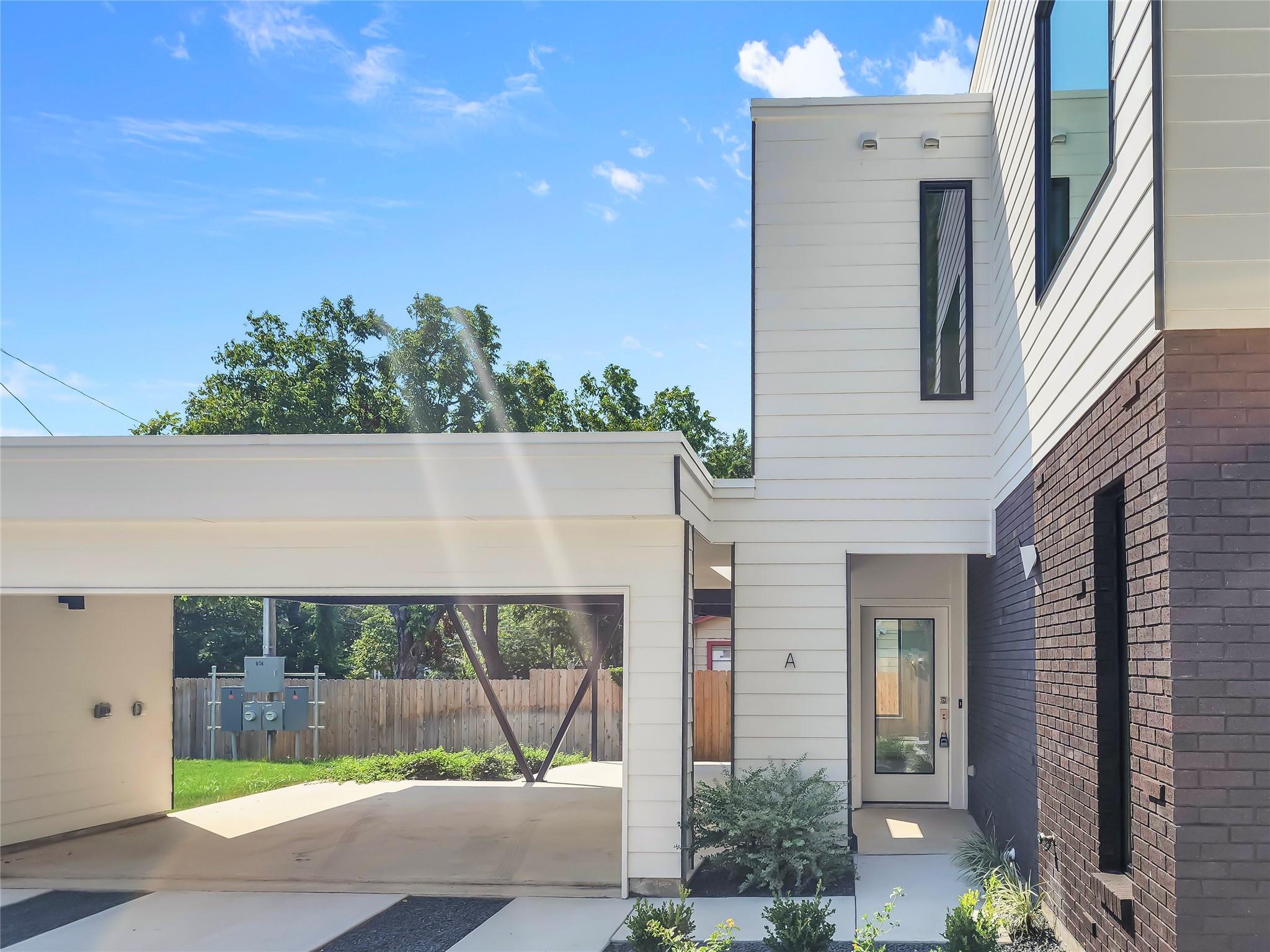 1104 Justin LN # A