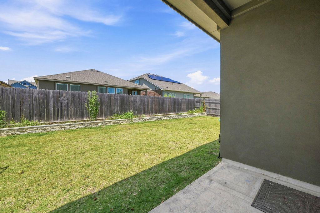 1733 Catahoula DR