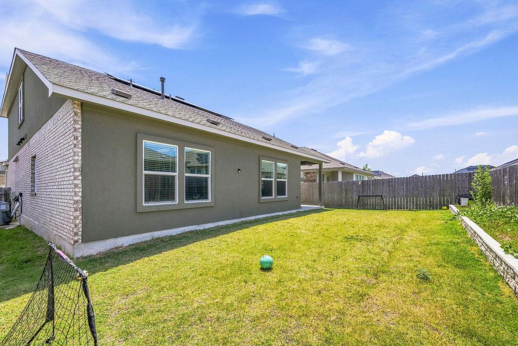 1733 Catahoula DR