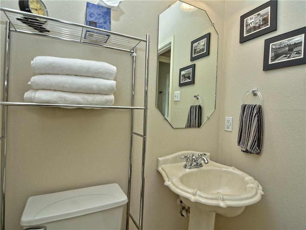 4100 Whitecrest CV
