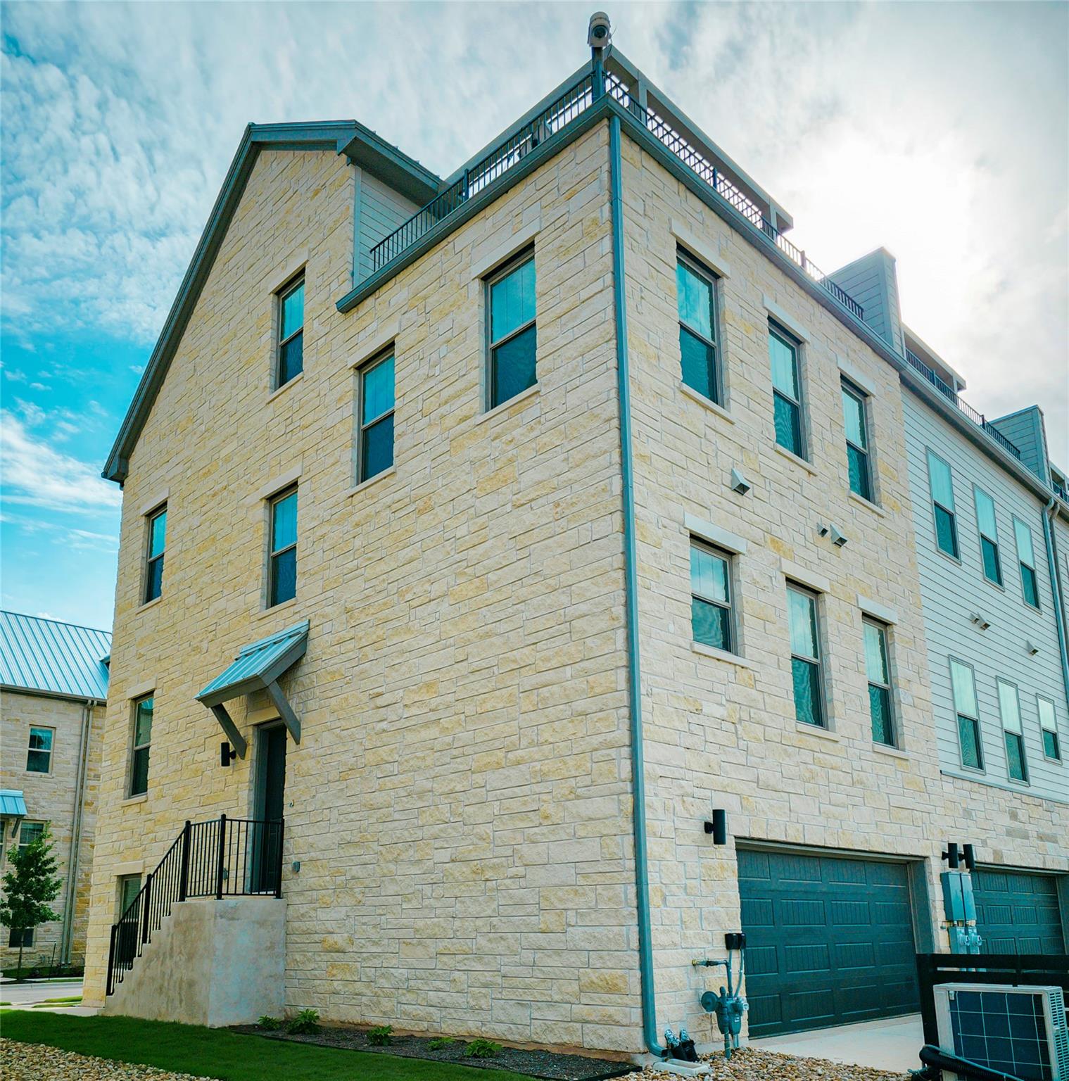 225 John Webster ST