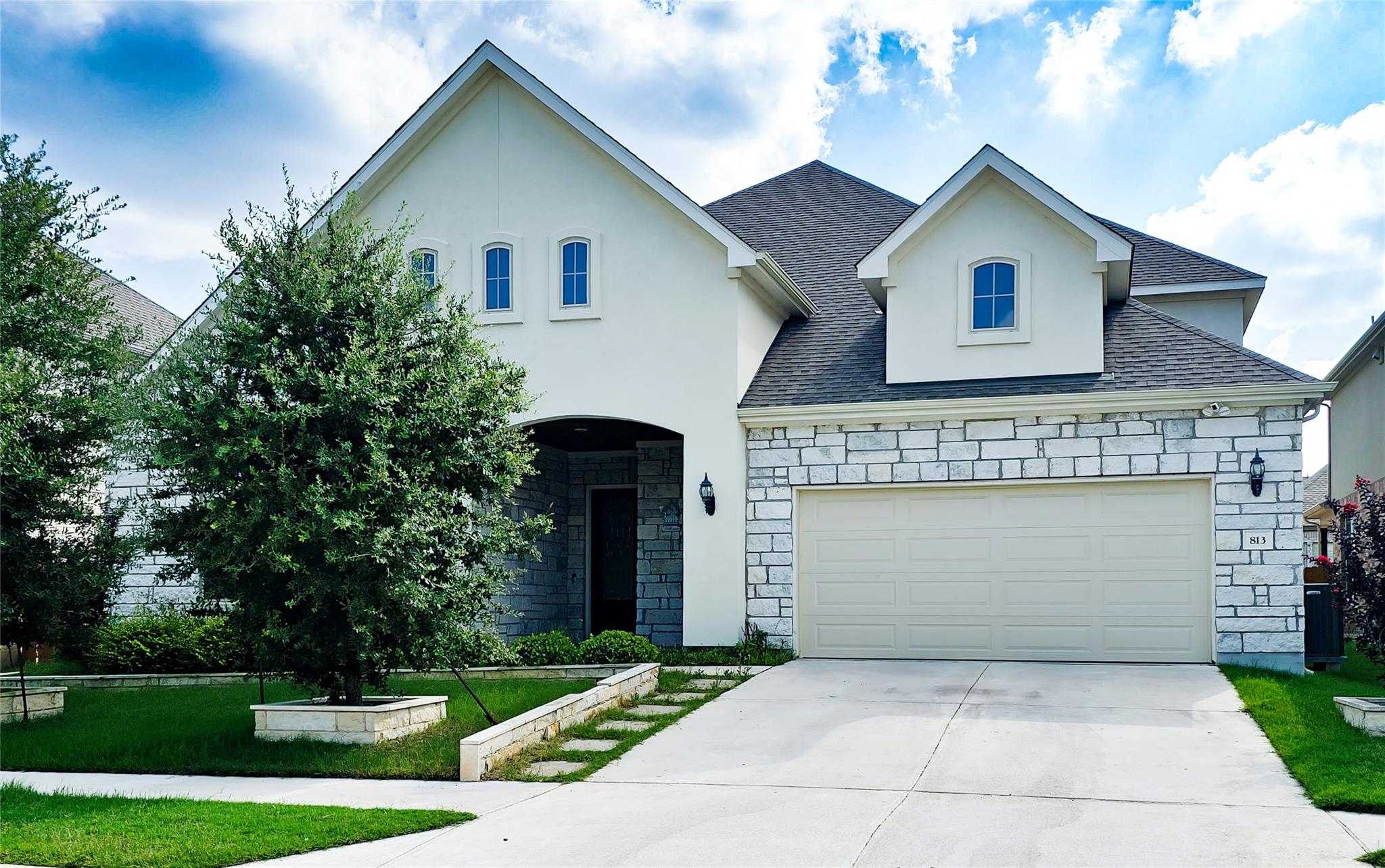 813 Sunny Ridge DR