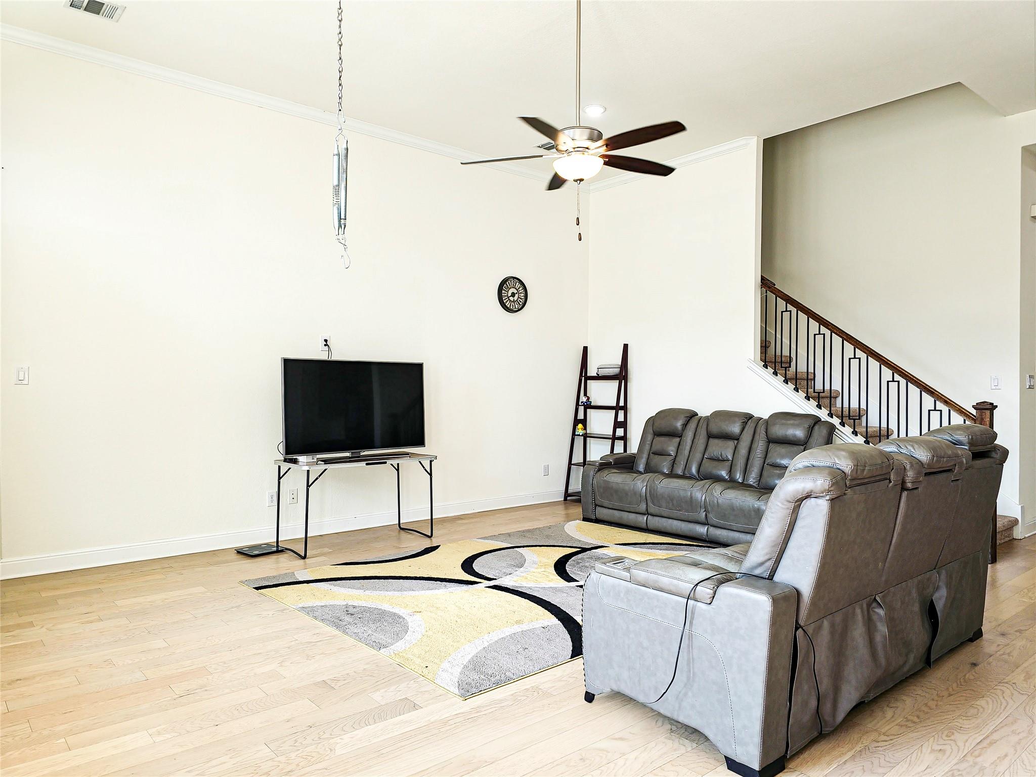 813 Sunny Ridge DR