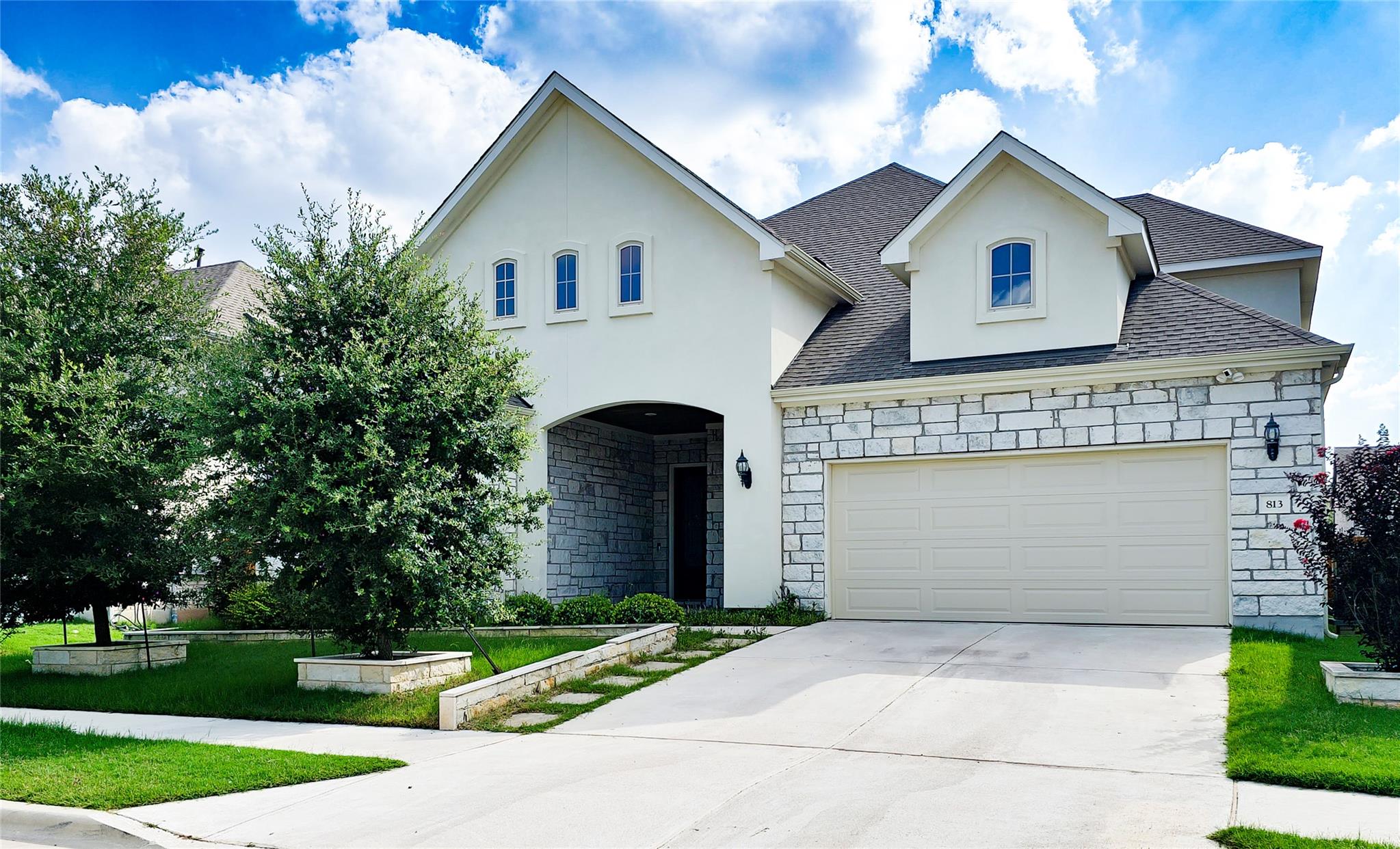 813 Sunny Ridge DR