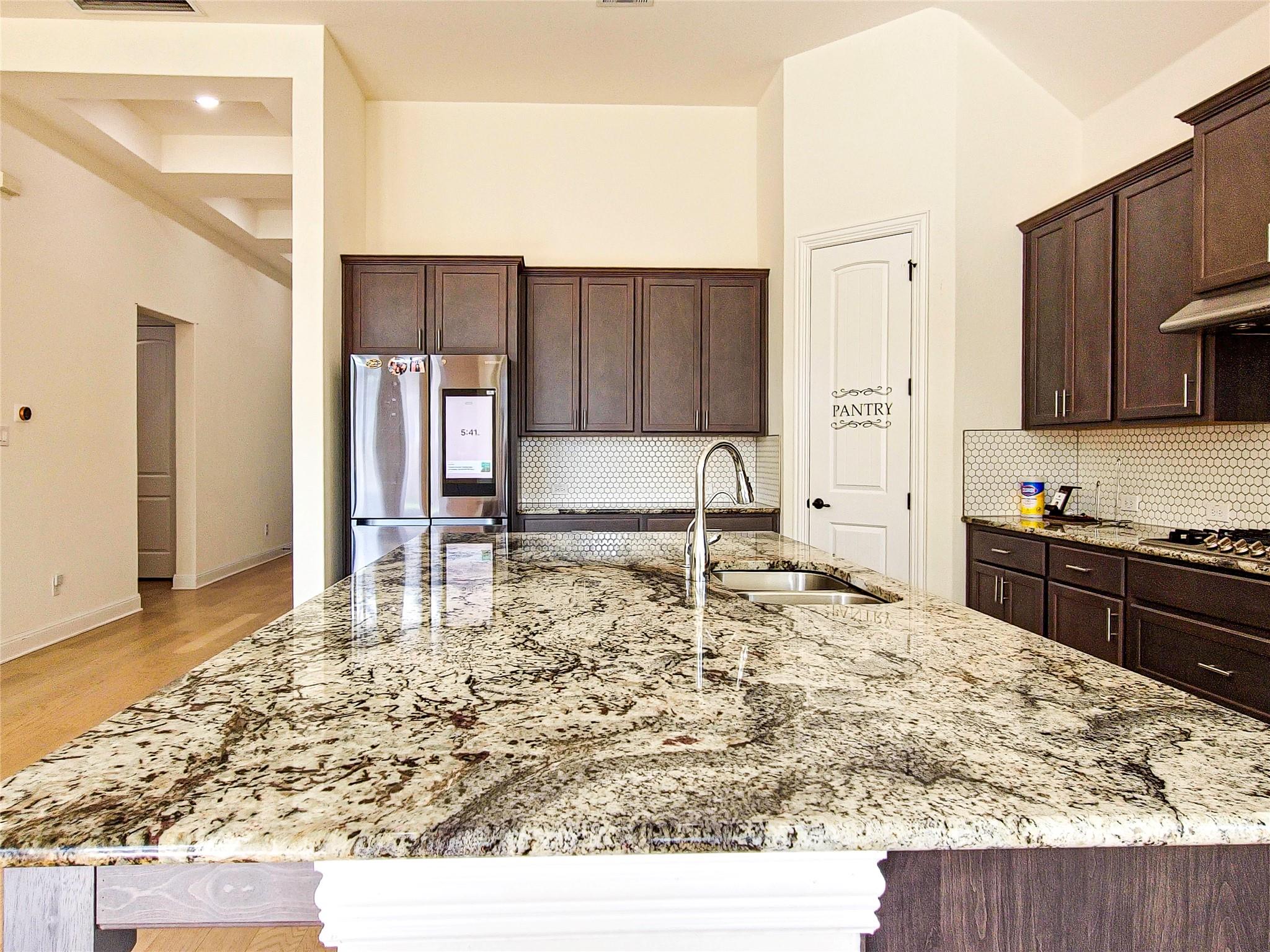 813 Sunny Ridge DR