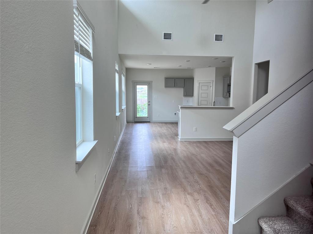 112 New Hampton WAY