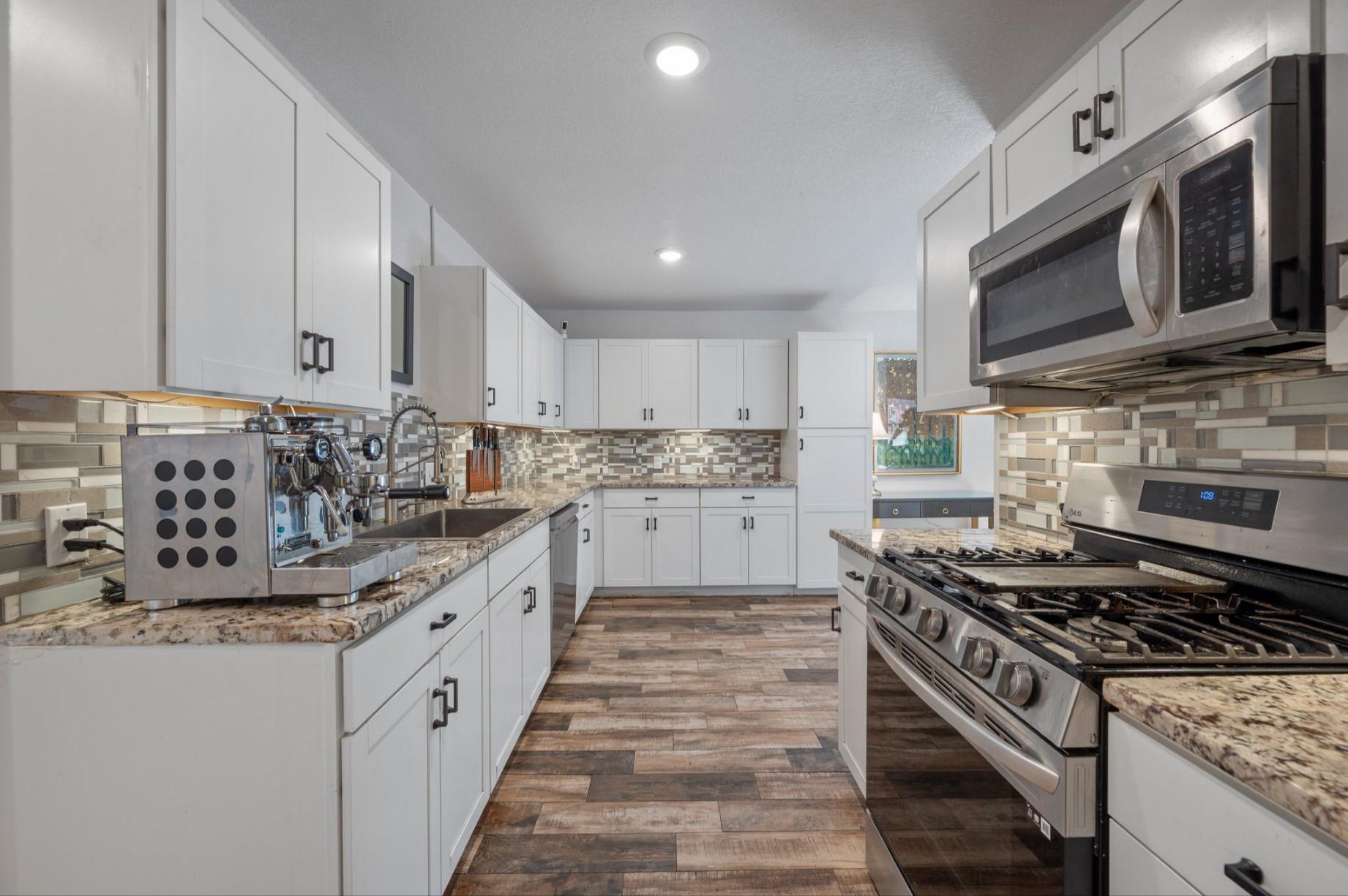 712 Ruby Isle DR