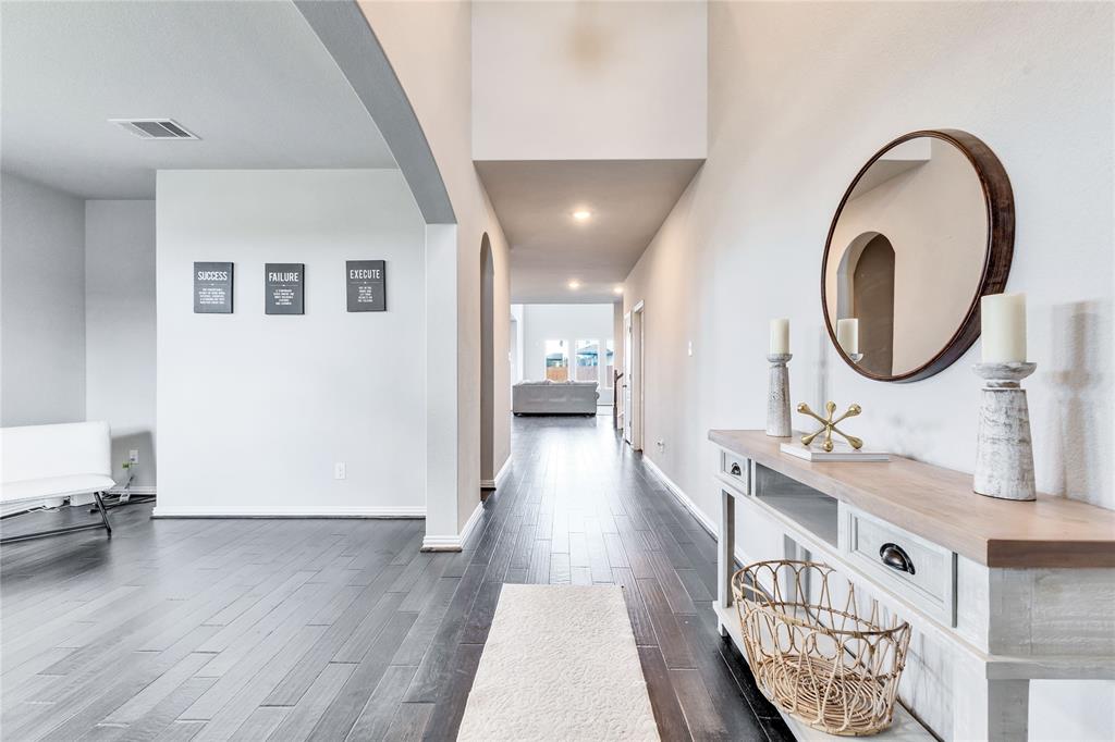 113 Red Matador LN